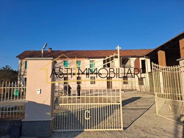 casa indipendente in vendita ad Asti in zona Bramairate