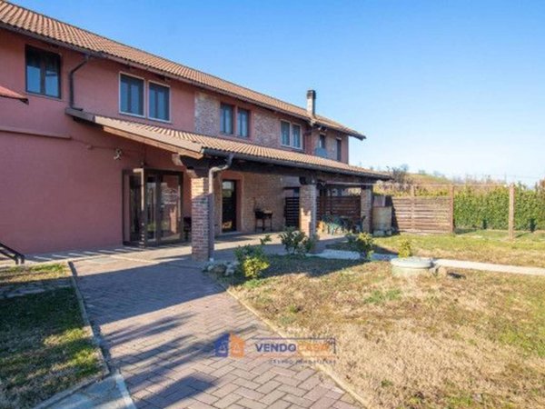 casa indipendente in vendita ad Asti in zona San Damiano