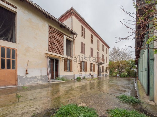 casa indipendente in vendita ad Asti in zona Vaglierano