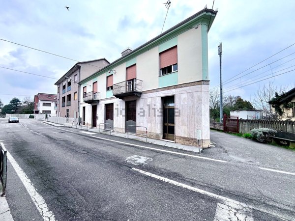casa indipendente in vendita ad Asti in zona Valle Tanaro