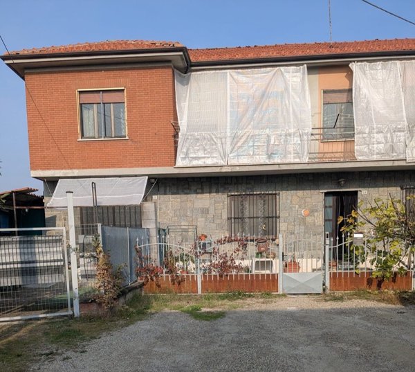 casa indipendente in vendita ad Asti in zona Trincere
