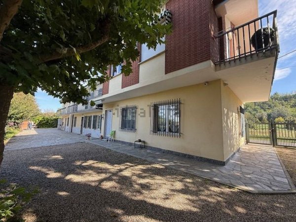 casa indipendente in vendita ad Asti in zona Pontesuero