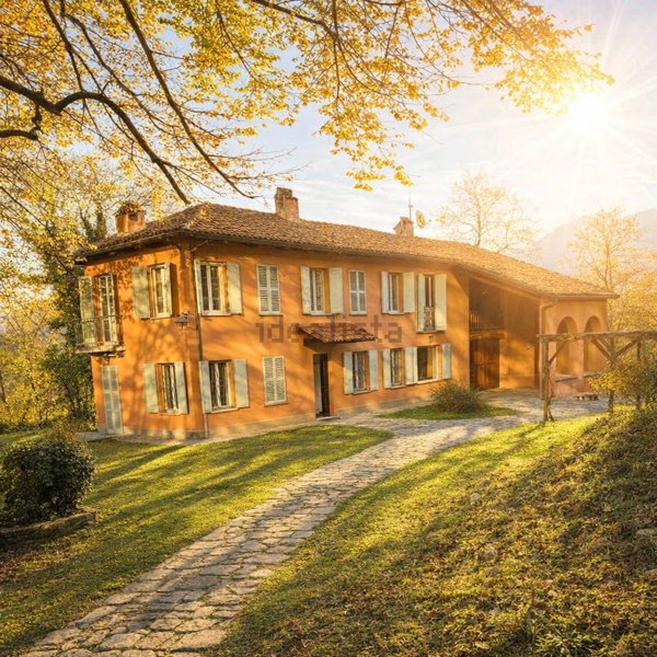 casa indipendente in vendita ad Asti in zona Valmanera