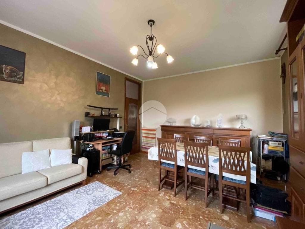casa indipendente in vendita ad Asti in zona Bramairate