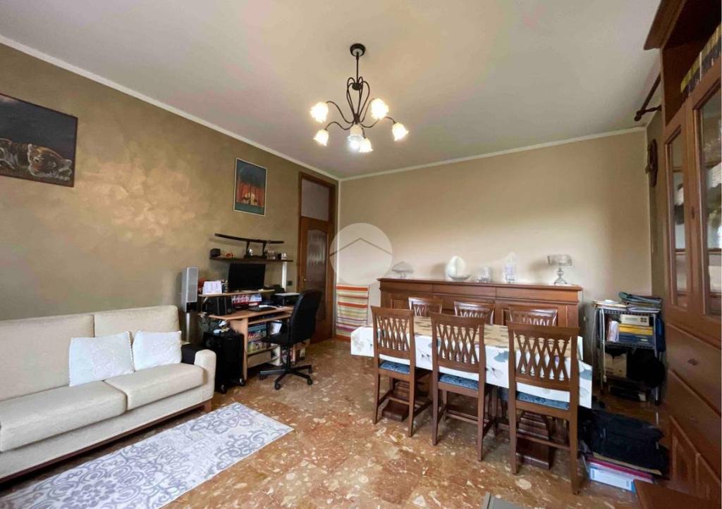 casa indipendente in vendita ad Asti in zona Canova