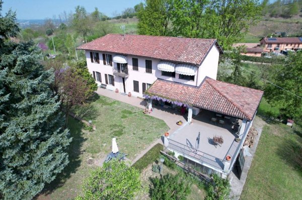 casa indipendente in vendita ad Asti in zona Centro Città