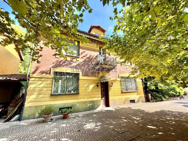 casa indipendente in vendita ad Asti in zona Madonna di Caniglie