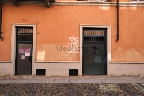 locale commerciale in vendita ad Asti