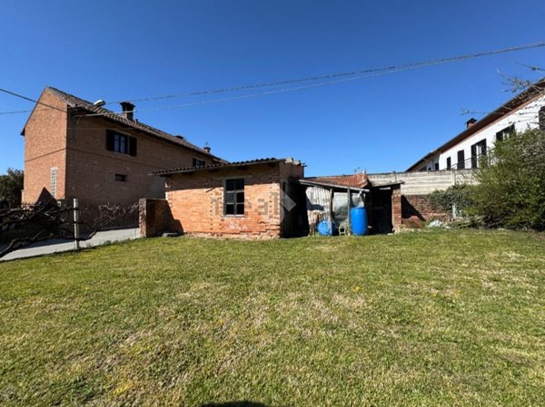 casa indipendente in vendita ad Asti in zona Vaglierano