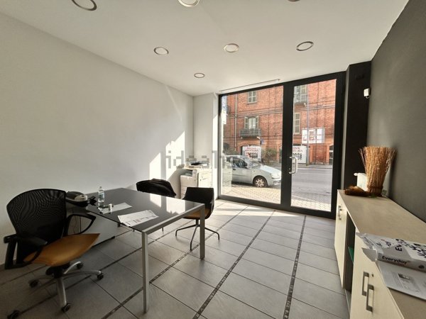 ufficio in vendita ad Asti in zona Pilone