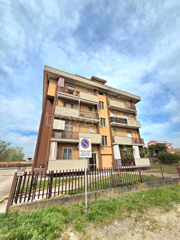 appartamento in vendita ad Asti in zona Trincere