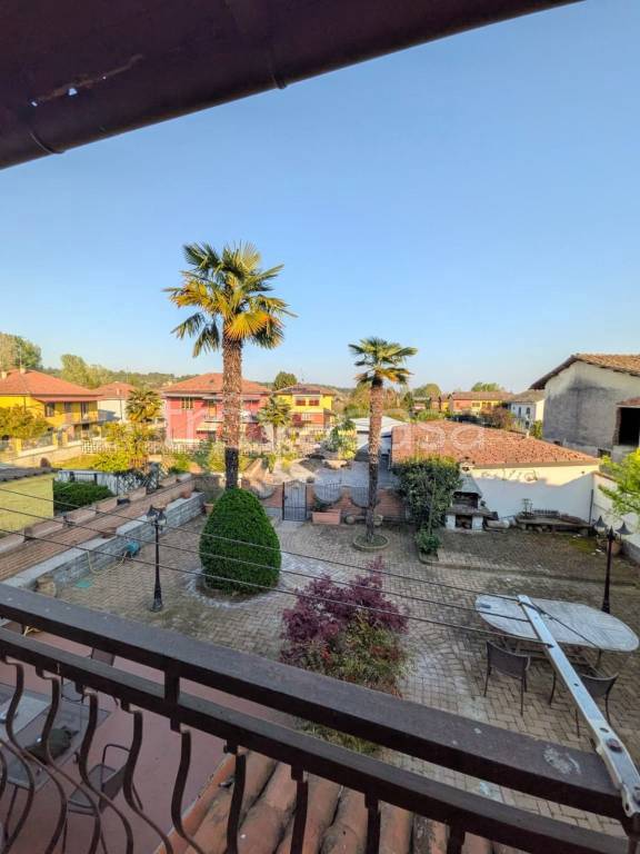 casa indipendente in vendita ad Asti in zona Madonna di Caniglie