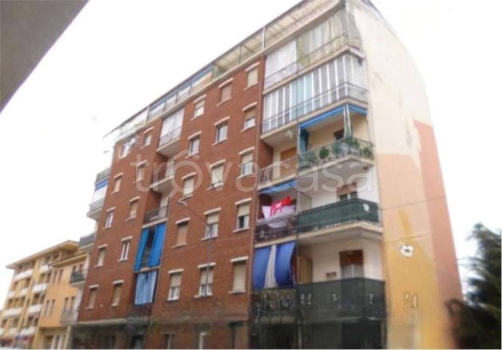 casa indipendente in vendita ad Asti in zona Corso Casale