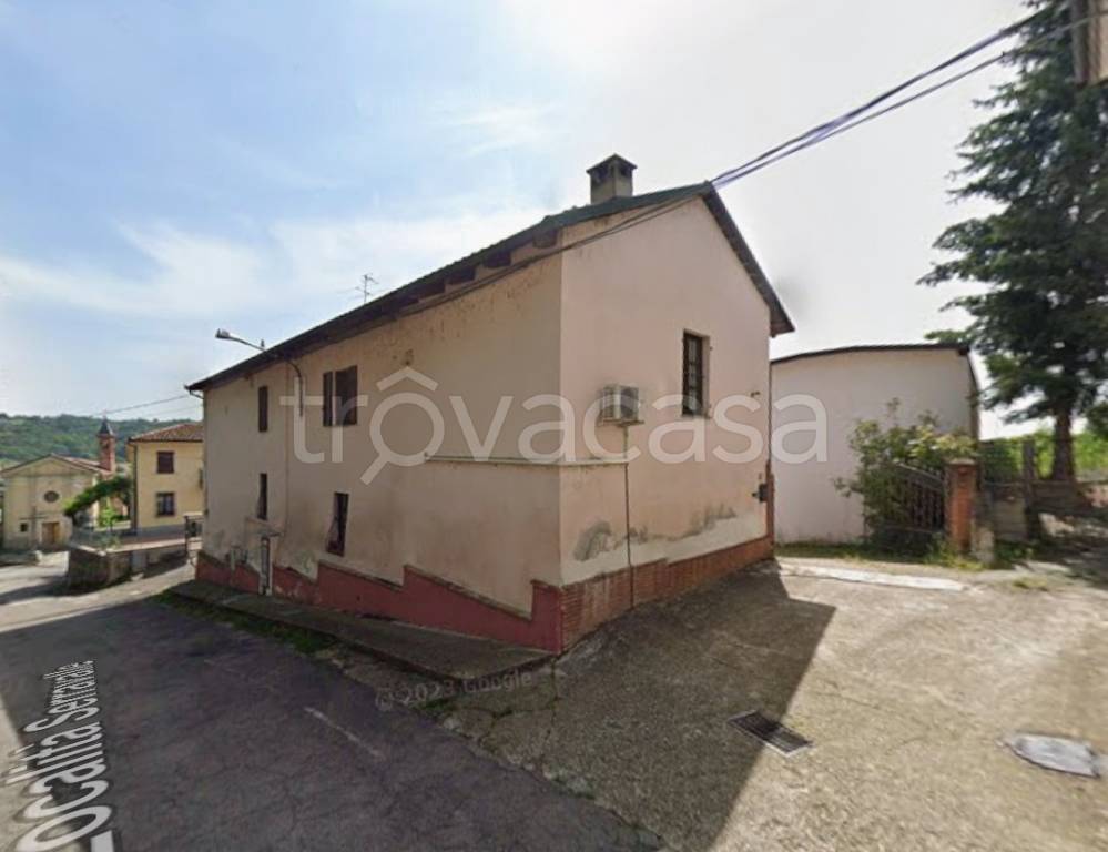casa indipendente in vendita ad Asti in zona Serravalle