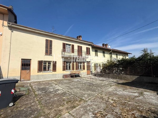 casale in vendita ad Asti in zona Castiglione