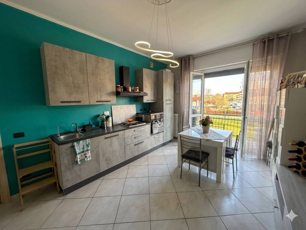 appartamento in vendita ad Asti in zona Bramairate