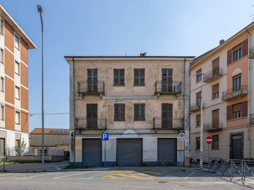 casa indipendente in vendita ad Asti in zona Pilone