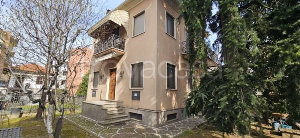 casa indipendente in vendita ad Asti in zona Trincere