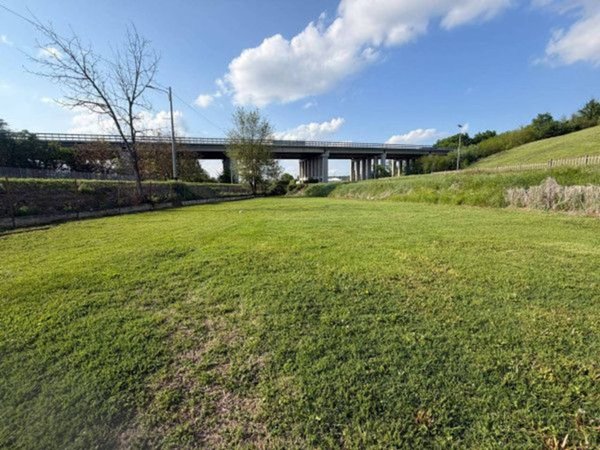 negozio in vendita ad Asti