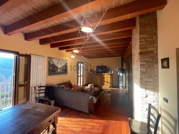casa indipendente in vendita ad Asti in zona Valenzani