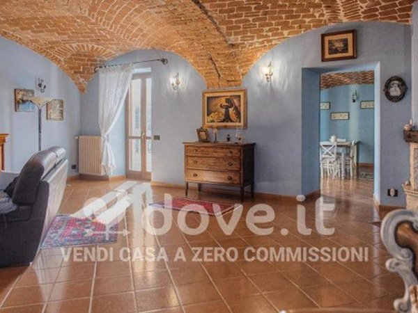 casa indipendente in vendita ad Asti in zona Torrazzo