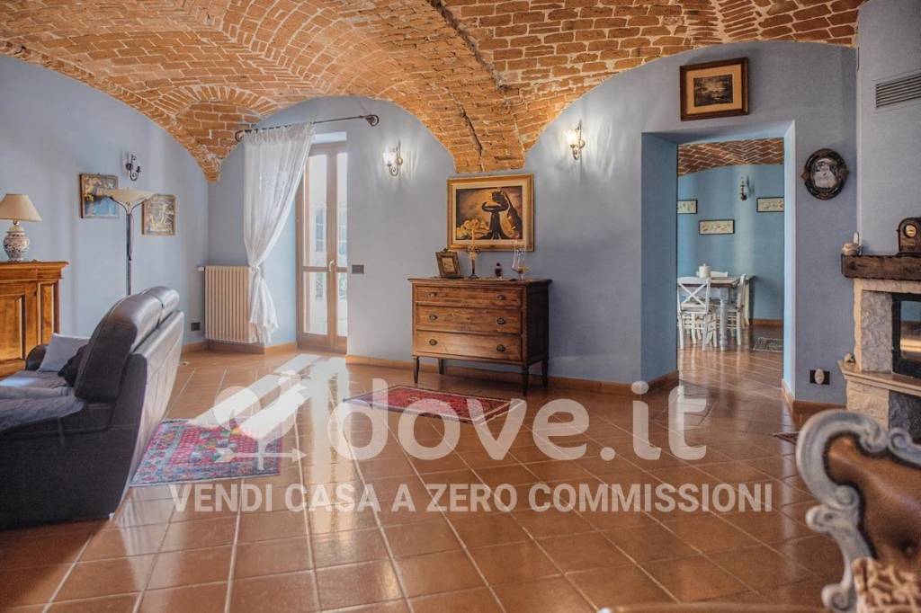 casa indipendente in vendita ad Asti in zona Torrazzo