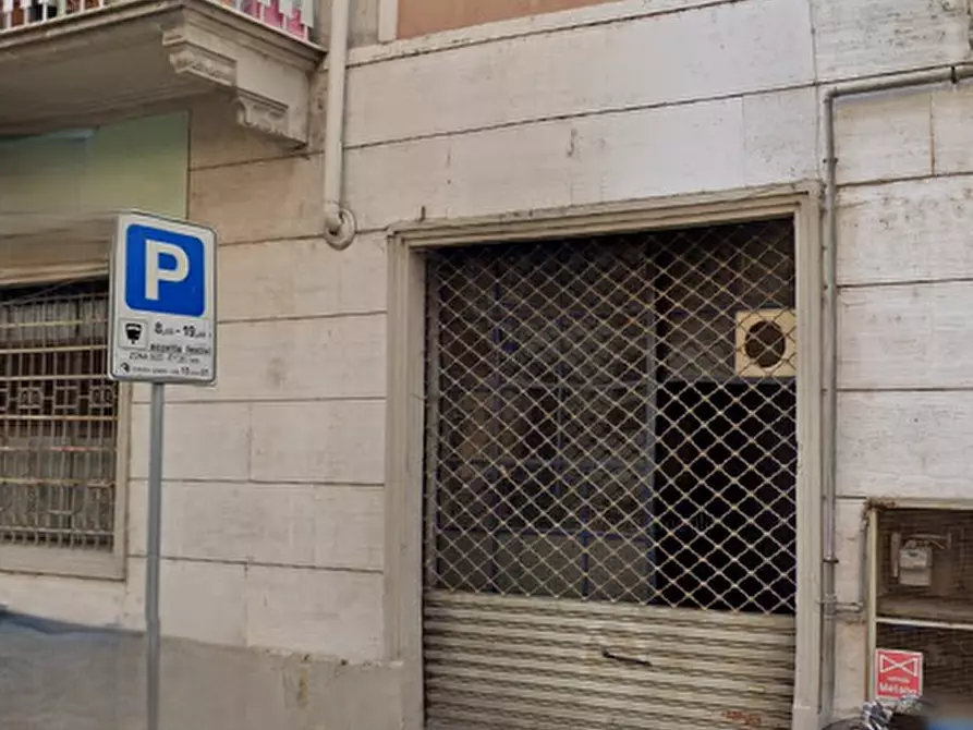 negozio in vendita ad Asti