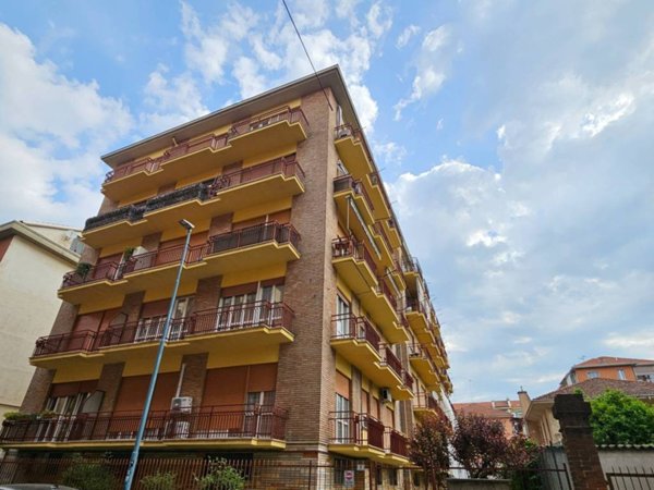 appartamento in vendita ad Asti in zona Bramairate