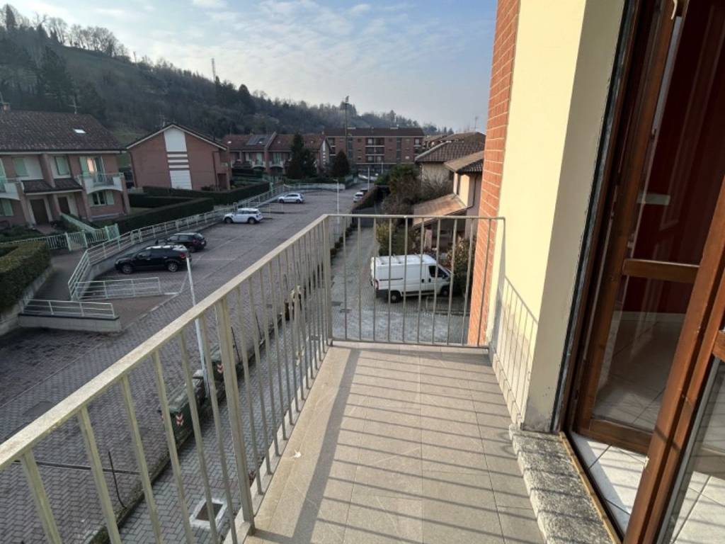 appartamento in vendita ad Asti in zona Variglie
