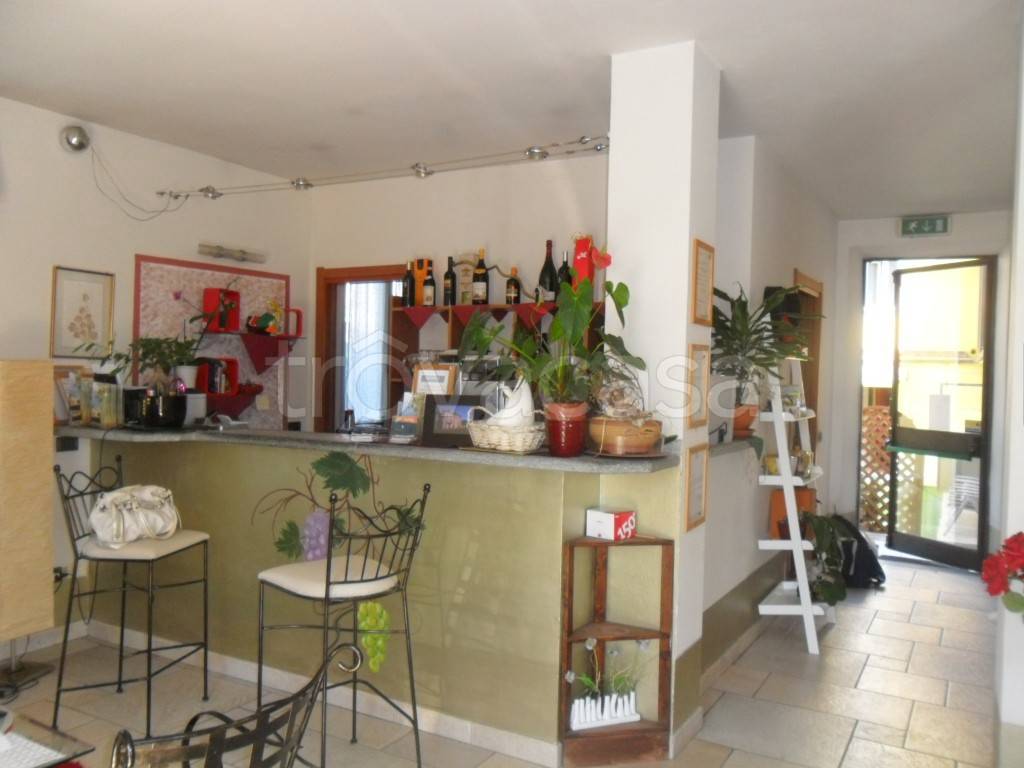 appartamento in vendita ad Asti in zona Serravalle