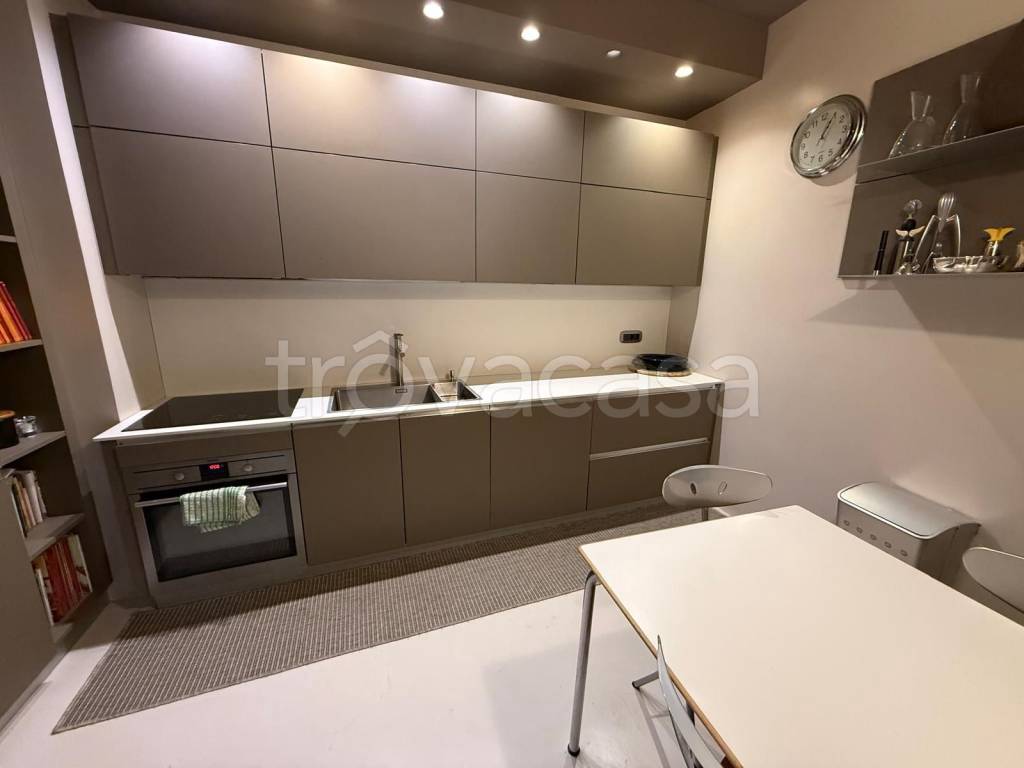 casa indipendente in vendita ad Asti in zona Centro Città