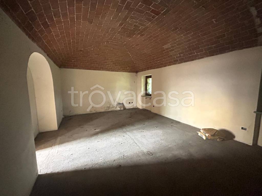 casa indipendente in vendita ad Asti in zona Serravalle
