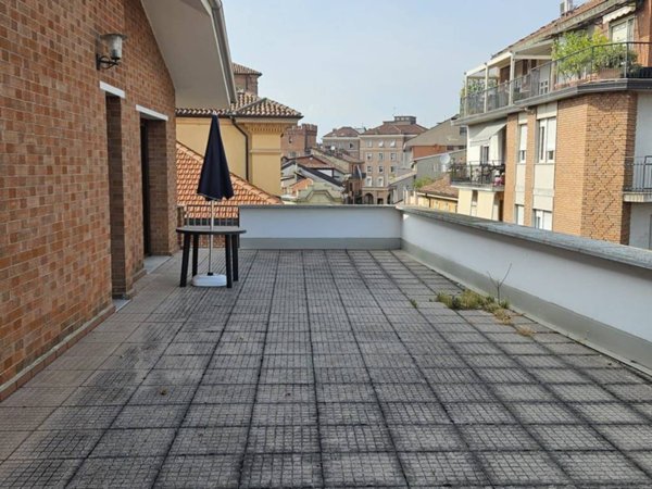 appartamento in vendita ad Asti in zona Quarto