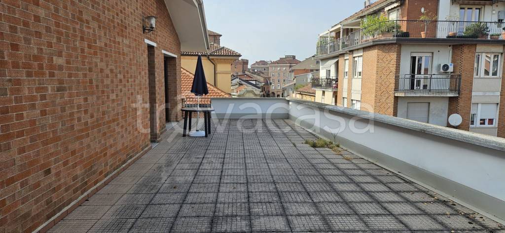 appartamento in vendita ad Asti in zona Quarto