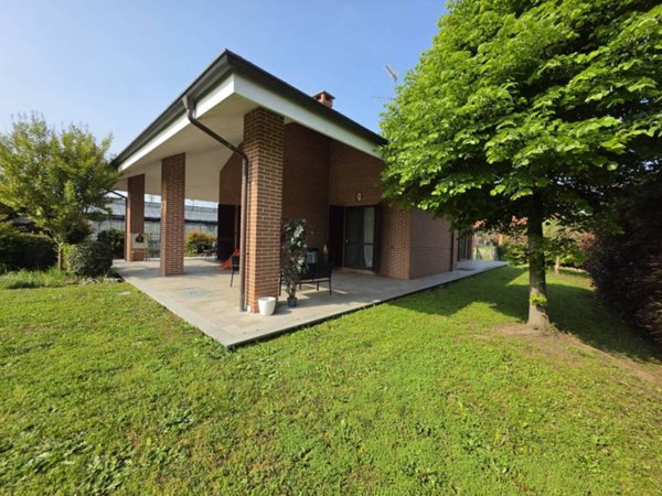 casa indipendente in vendita ad Asti