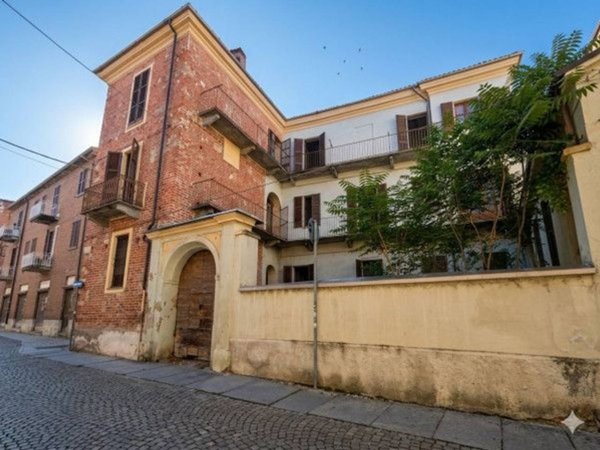 casa indipendente in vendita ad Asti in zona Centro Città
