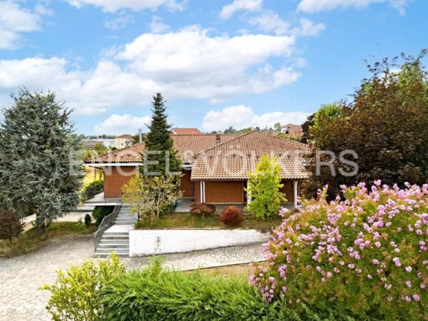 casa indipendente in vendita ad Asti in zona Valgera