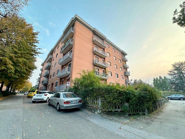 appartamento in vendita ad Asti in zona Bramairate