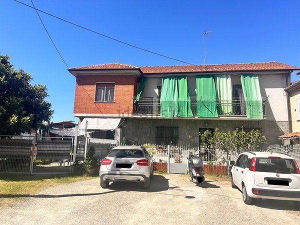 casa semindipendente in vendita ad Asti in zona Trincere