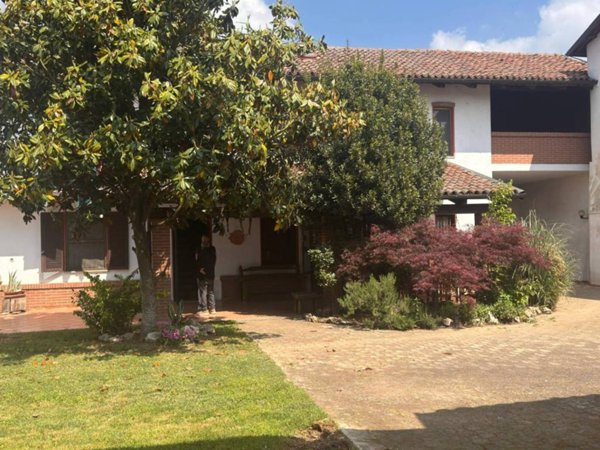casa indipendente in vendita ad Asti in zona Valleandona