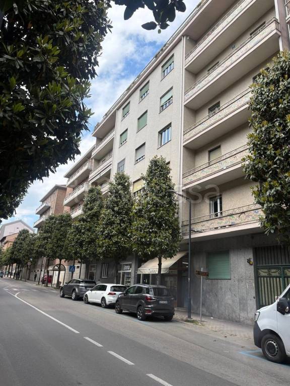 appartamento in vendita ad Asti in zona Corso Dante