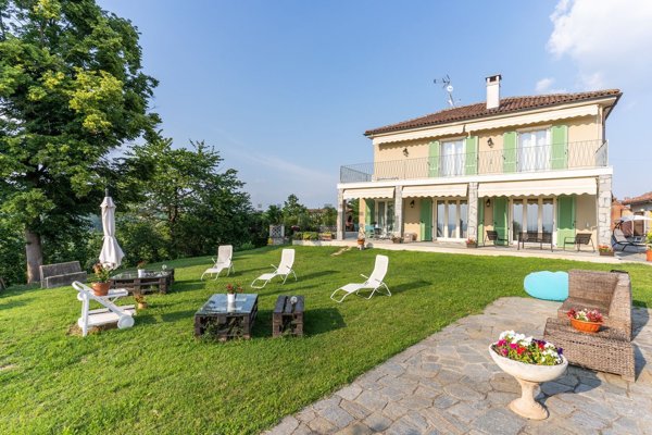 casa indipendente in vendita ad Asti in zona Quarto