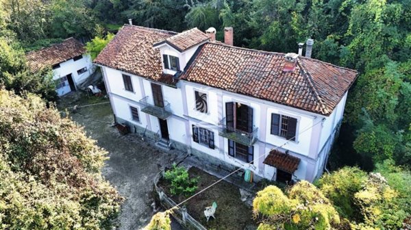 casa indipendente in vendita ad Asti in zona Variglie