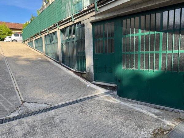 locale di sgombero in vendita ad Asti