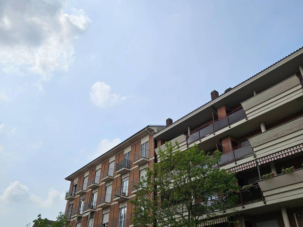 appartamento in vendita ad Asti in zona Bramairate