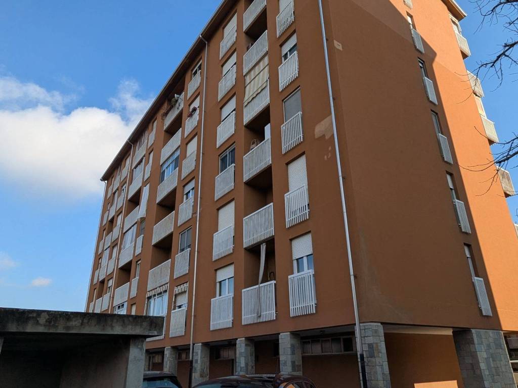 appartamento in vendita ad Asti in zona Variglie