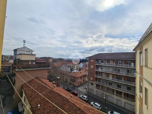 appartamento in vendita ad Asti in zona Castiglione