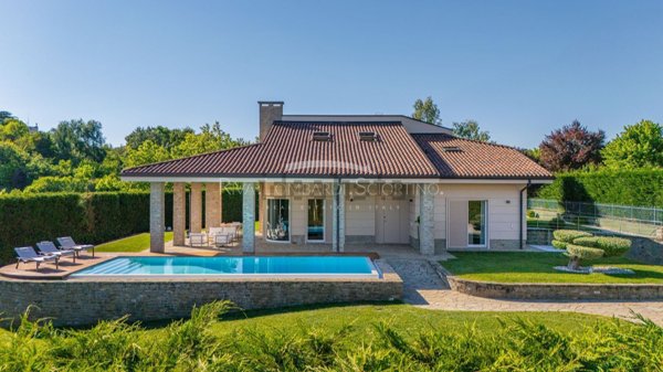casa indipendente in vendita ad Asti in zona Valmanera