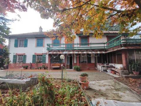 casa indipendente in vendita ad Asti in zona Torrazzo