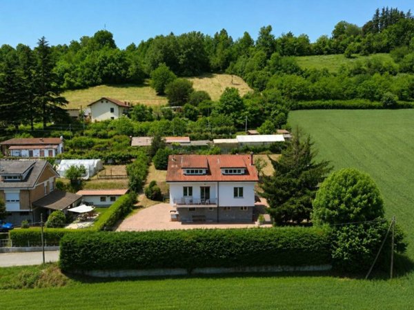 casa indipendente in vendita ad Asti in zona Variglie